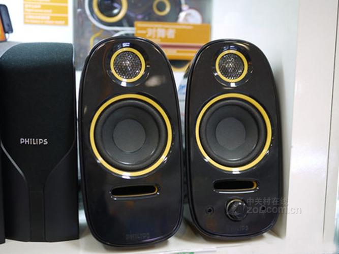 电脑桌面音箱摆放效果