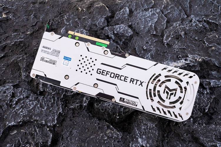 影驰RTX 4070 Ti SUPER金属大师OC vs 索泰GT710喵星版VA 深度对比