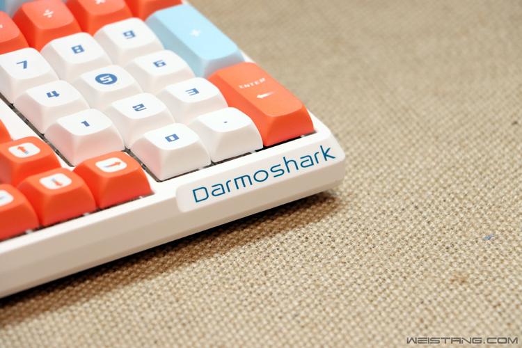 用户使用键盘办公