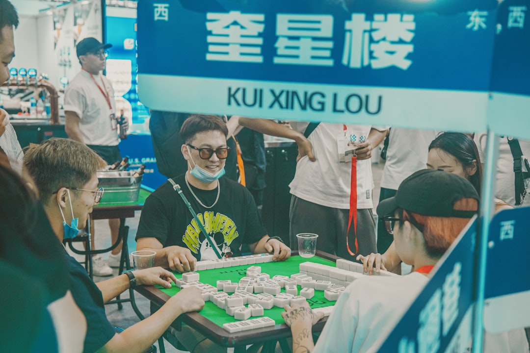 玩嘉嘉年华G1 750电源深度评测：金牌全模组，高性价比的750W装机之选