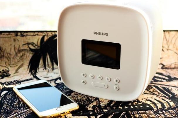 飞利浦小飞智能音箱深度评测：2015年WiFi蓝牙多功能音箱的复古魅力与实用性能