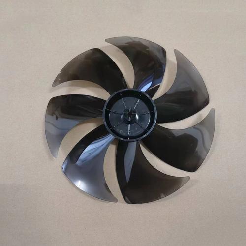 PC builder choosing components