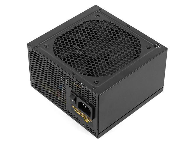 Computer power supply cables and connectors