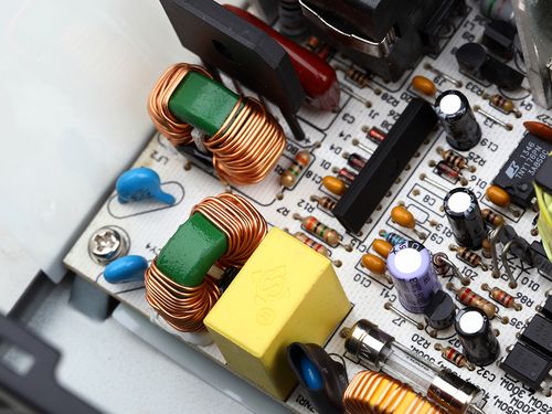 电源内部风扇散热细节