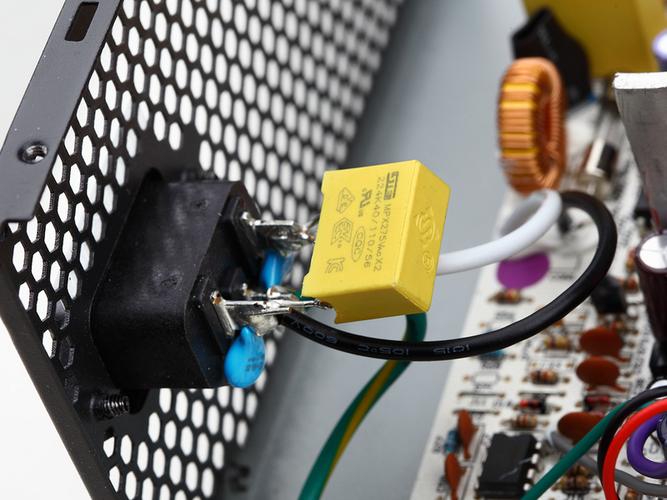 电源电缆和连接器展示