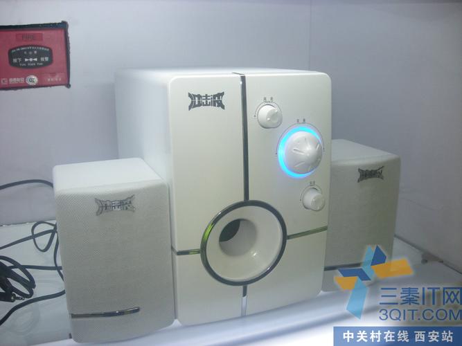 2.1声道音箱系统侧面细节