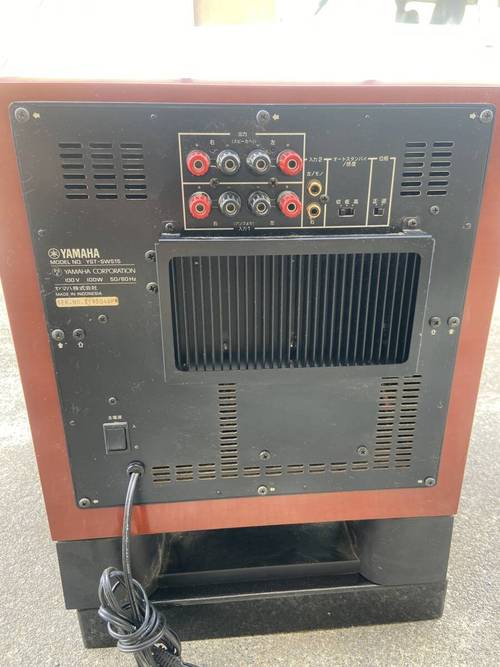 家庭影院音响设备摆放场景