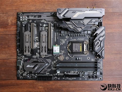 DDR4内存插槽细节