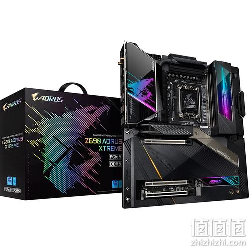 DDR5 内存与 PCIe 插槽特写