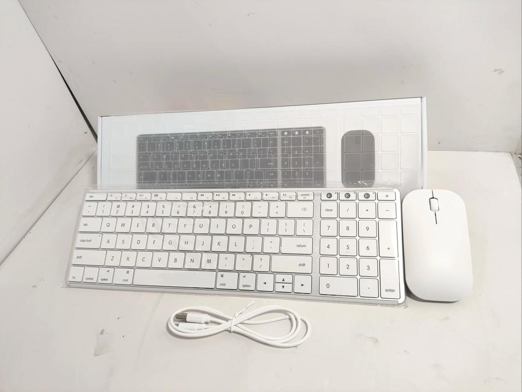 特兰恩CS5无线键鼠套装 vs 达尔优EK815键鼠套装 深度对比