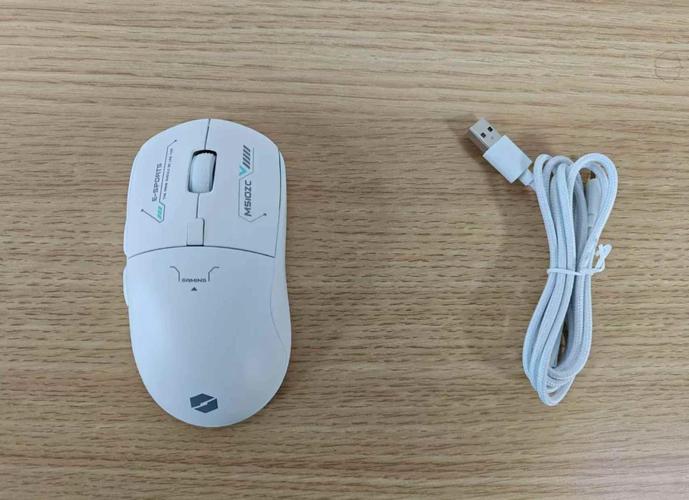 机械革命耀·M510鼠标深度评测：三模连接+4800DPI，百元价位全能之选