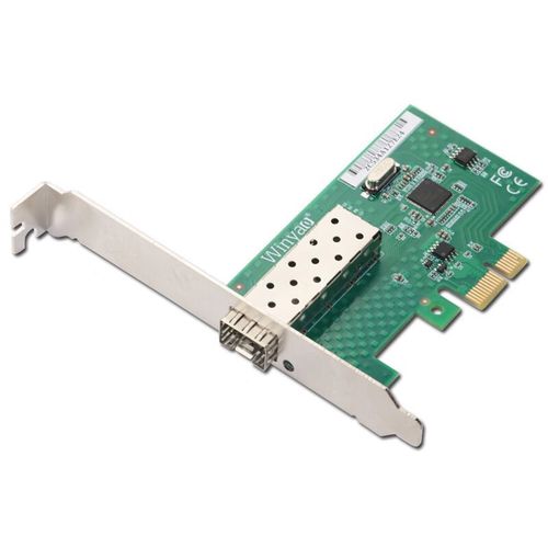 服务器机房，象征高性能网络环境