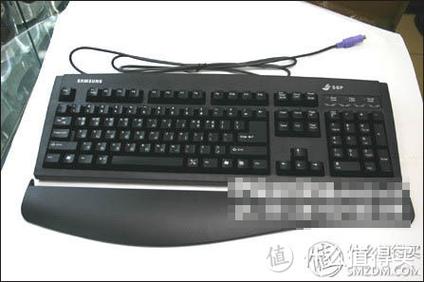键盘散热结构