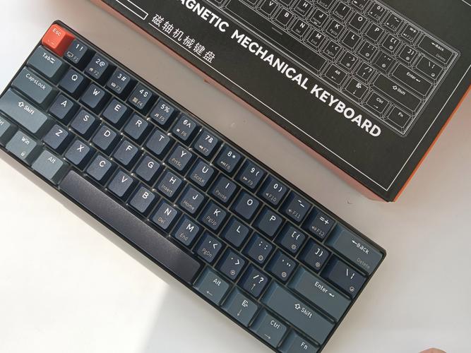 RK C60磁轴键盘 vs reccazr R84 深度对比