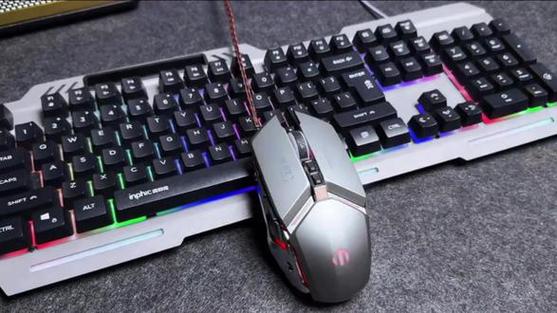 英菲克K2薄膜键盘评测：104键混光设计，舒适掌托体验