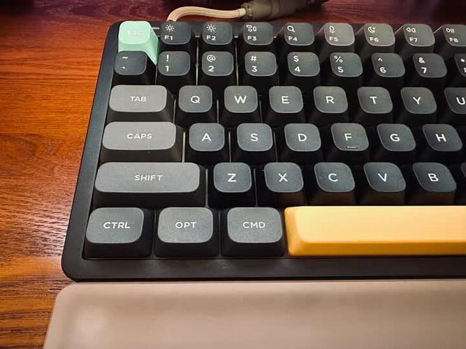 nuphy Halo75 V2 柠檬轴机械键盘深度评测：高颜值与舒适手感兼备