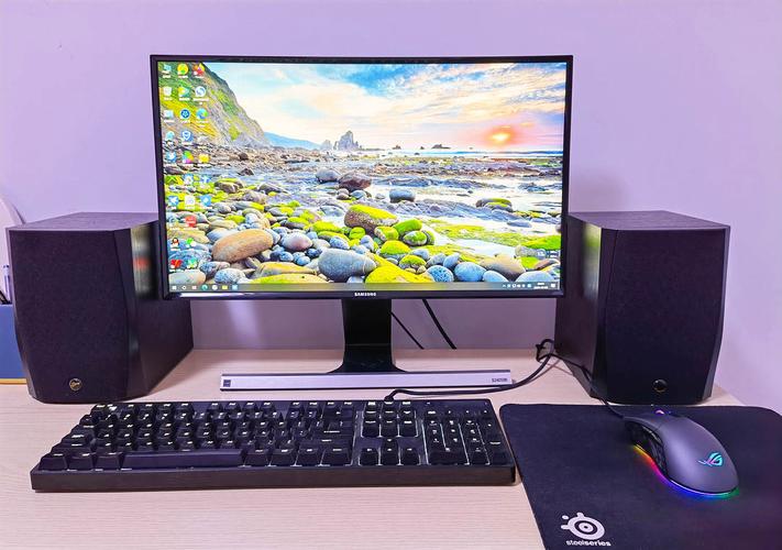 FPS gaming mouse in action