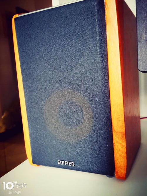 木质音箱单元细节特写