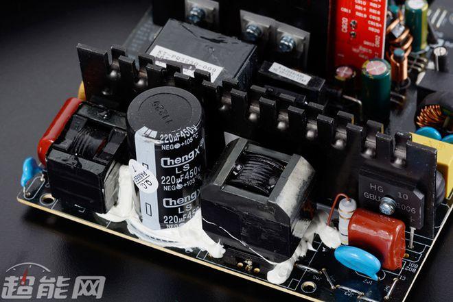 电源风扇散热运行状态