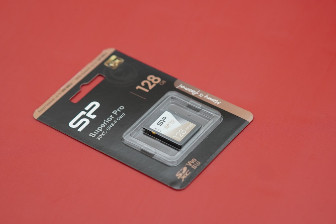 储侠M9 128GB vs 英睿达P3 2TB 深度对比：入门与旗舰的较量