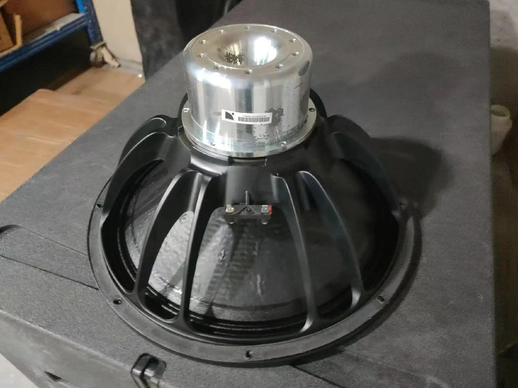 功放散热器特写