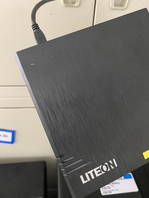 建兴eBAU108 8x外置DVD刻录机评测：轻薄便携，刻录性能均衡