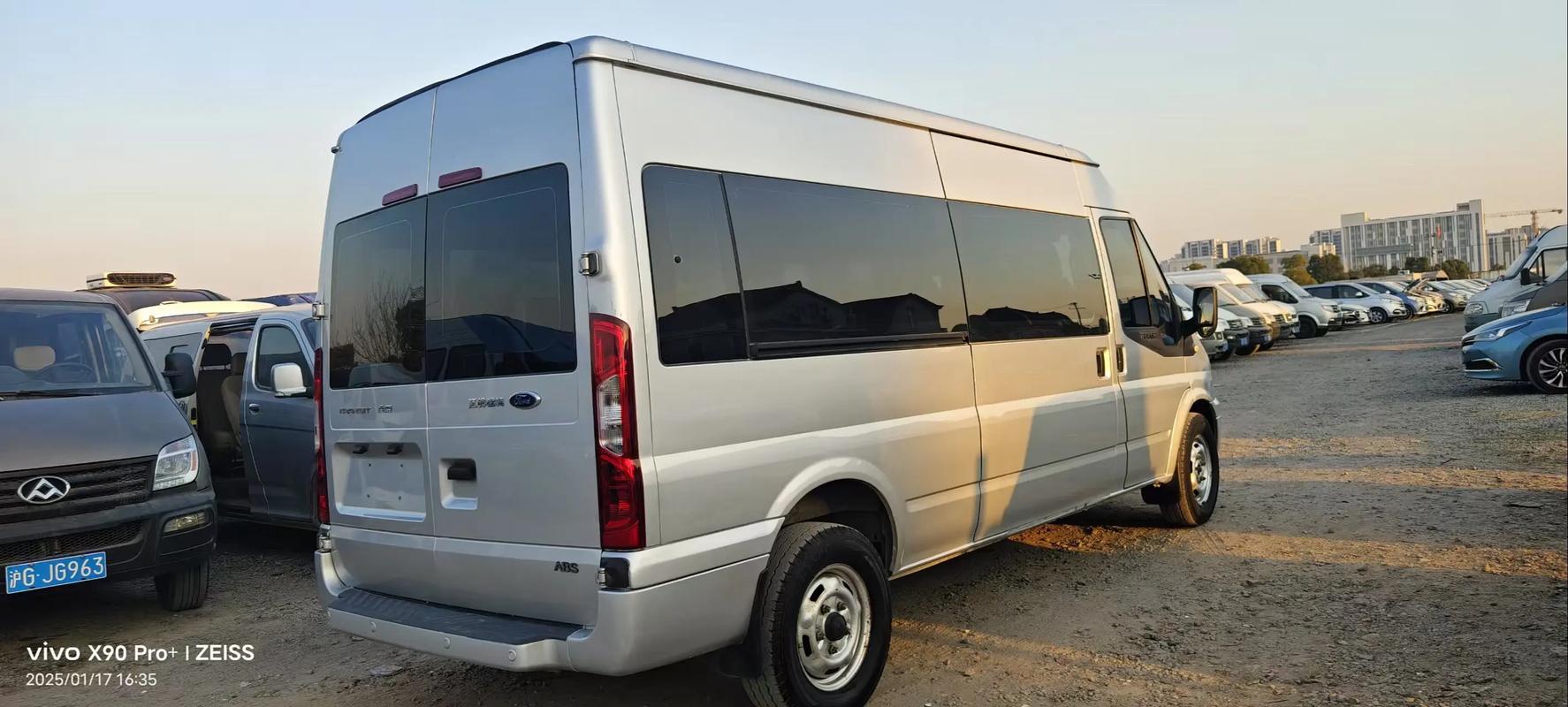 电脑硬件性能基准测试场景