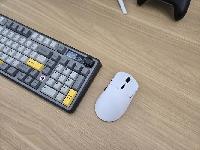 雷柏VT3双8K版 vs Razer帝王蟒4G版 深度对比