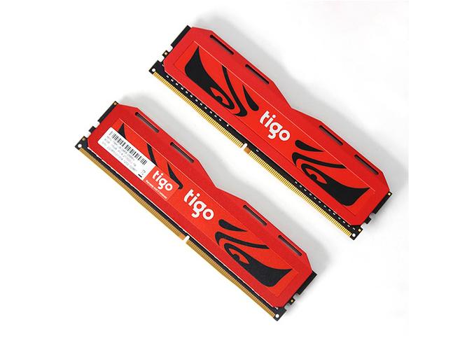 DDR4内存条黑色银色科技外观