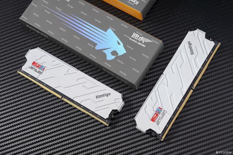 电脑硬件性能评测场景