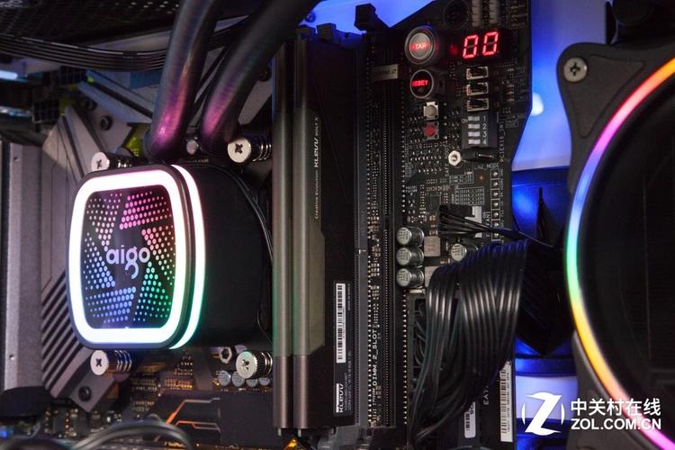 电脑内存条散热设计细节