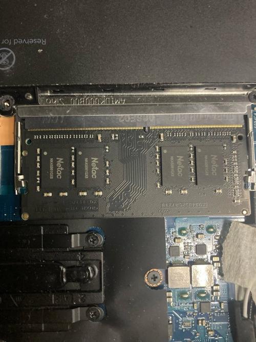 电脑硬件性能评测场景