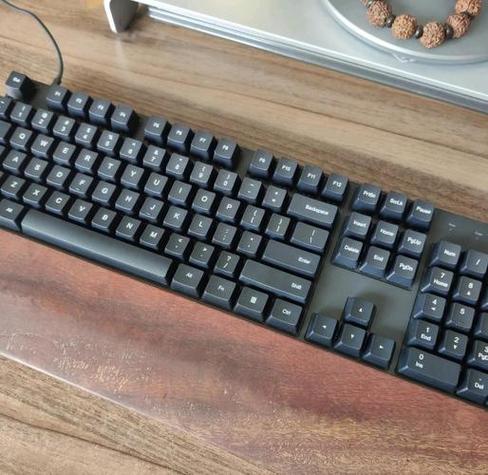 键盘侧面支脚和防滑垫