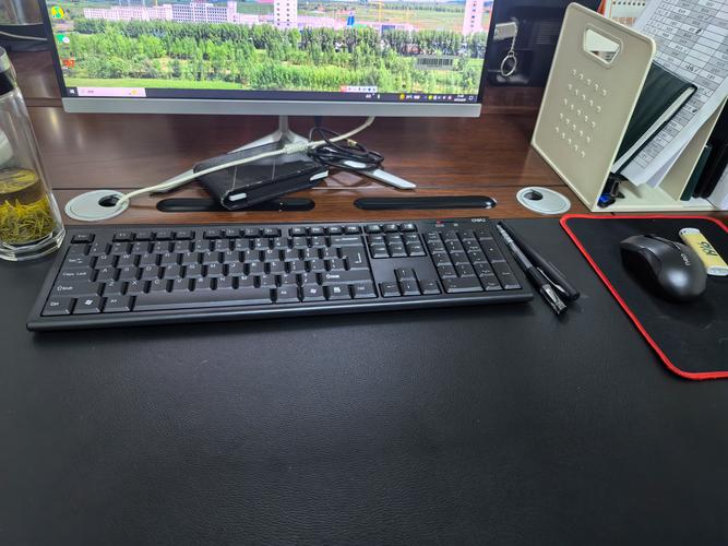 使用得力3728键盘打字