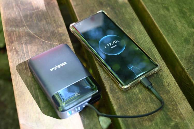 鼠标底部传感器和脚贴