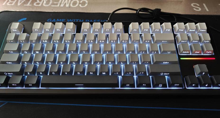 前行者X87 RGB灯光效果