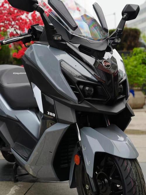 服务器硬盘安装示意图