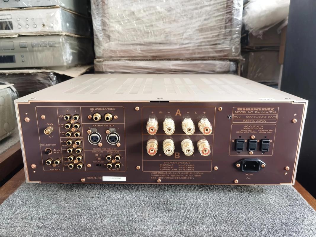 高端音响系统在客厅