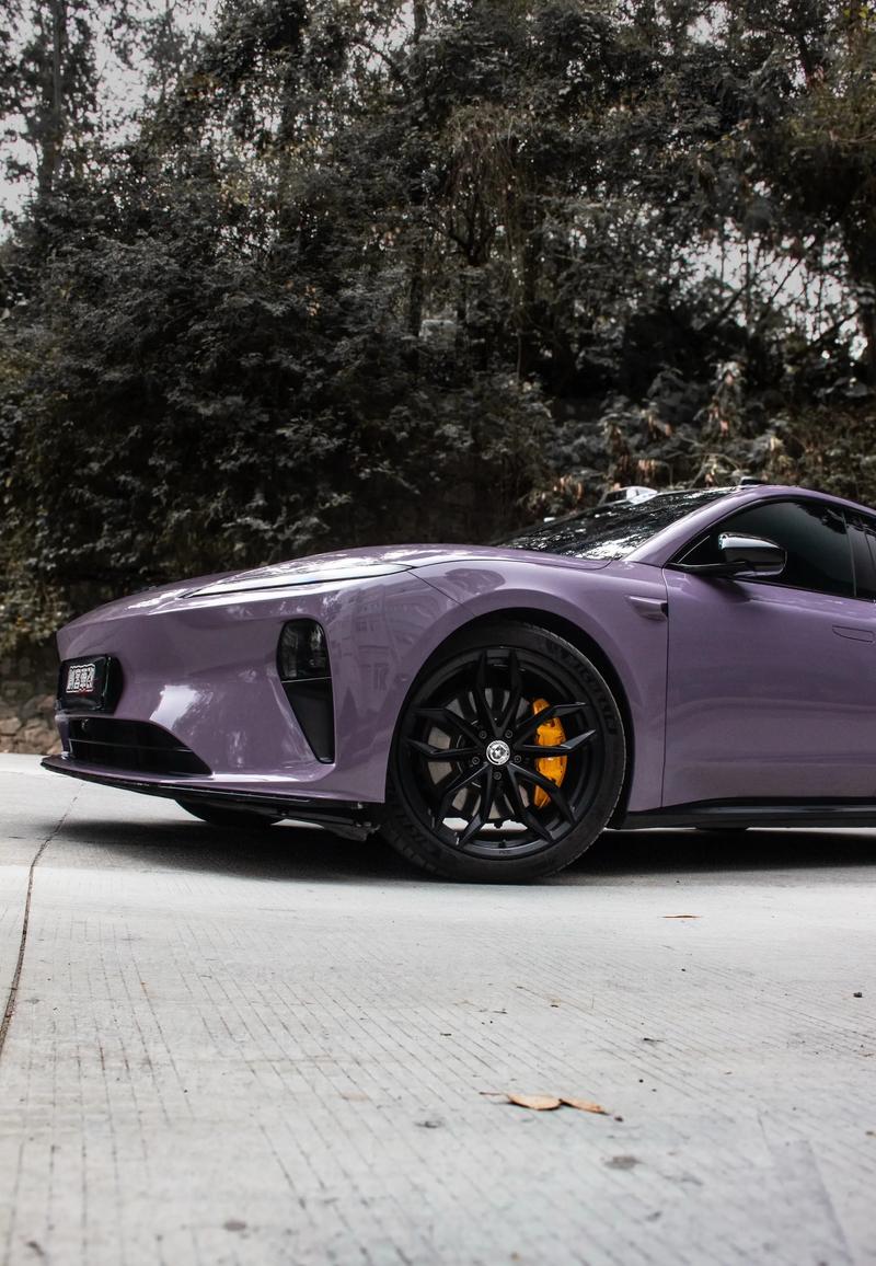 散热器风扇RGB灯效特写