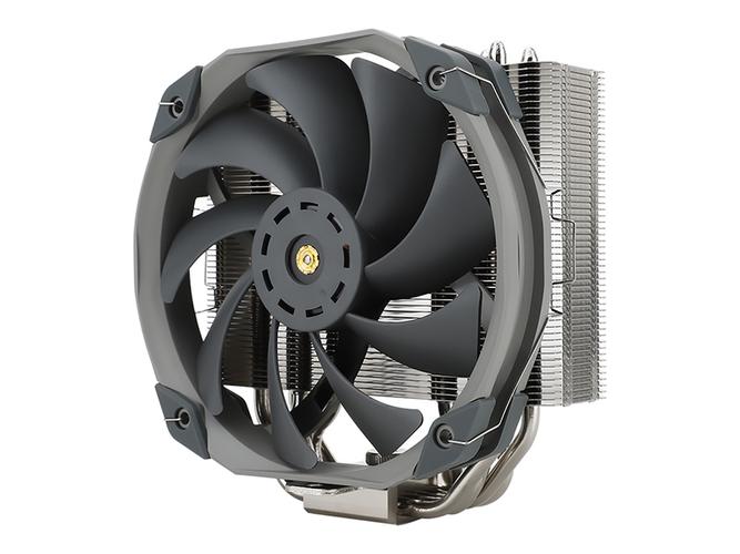 散热器侧面特写，展示热管与鳍片