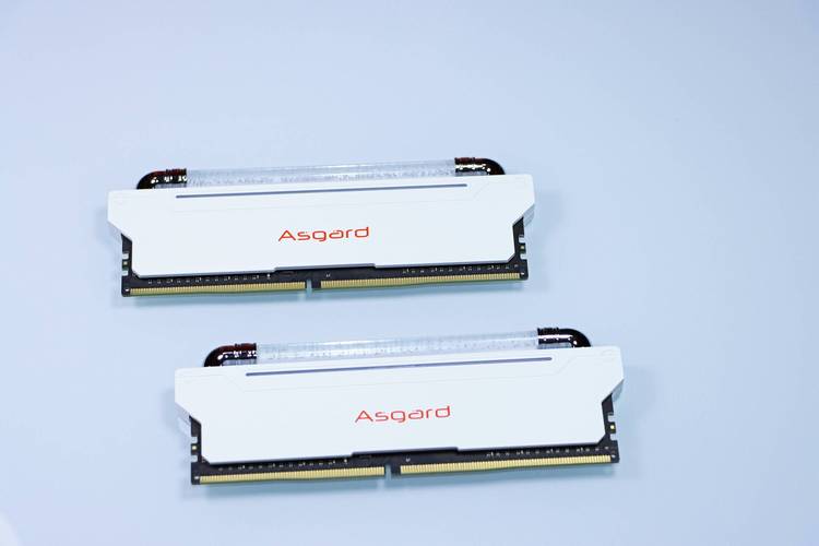 电脑硬件RGB灯效整体效果