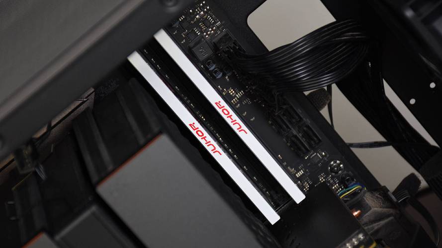 笔记本内存安装过程