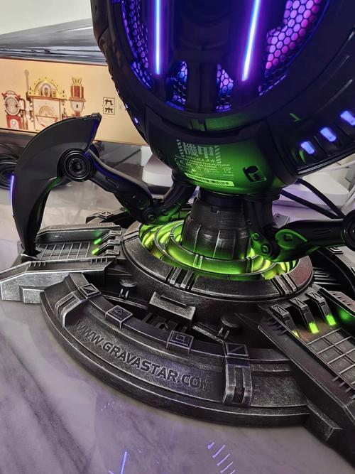 音箱放在桌面上