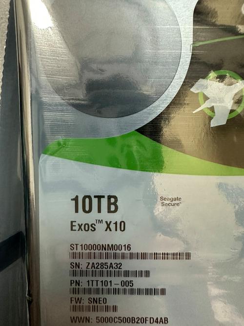 智随享ST10000VN000 vs 希捷酷狼ST10000NE0008 深度对比