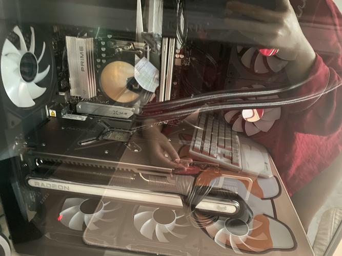 台式机内存安装场景