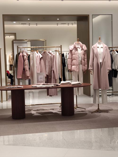 SANC N2453G vs 联想M3518QL 深度对比：小屏办公与大屏影音的对决