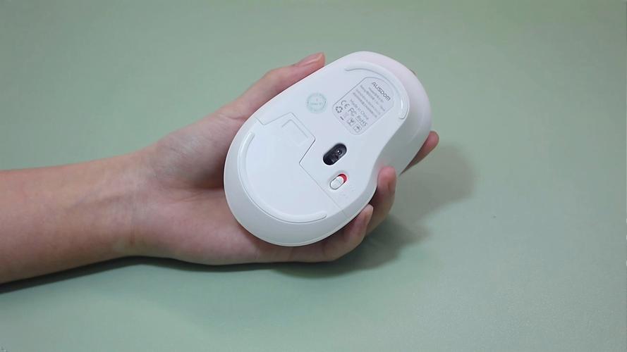 键盘底部开关和接口