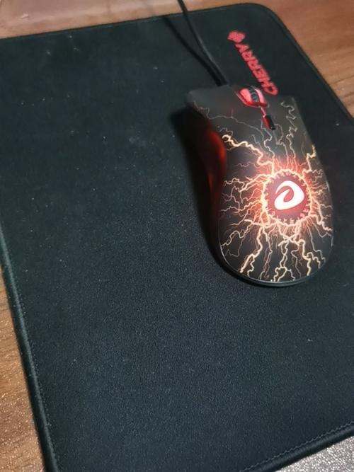达尔优VX6网吧游戏鼠标评测：七色背光与2800DPI的性价比之选