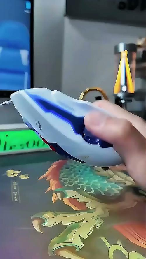 迪摩F35有线电竞鼠标评测：6000DPI与自定义配重，右手人体工学新标杆