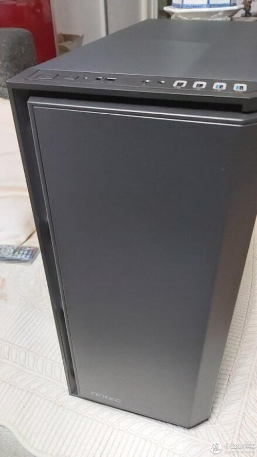 机箱硬盘仓与扩展性能展示